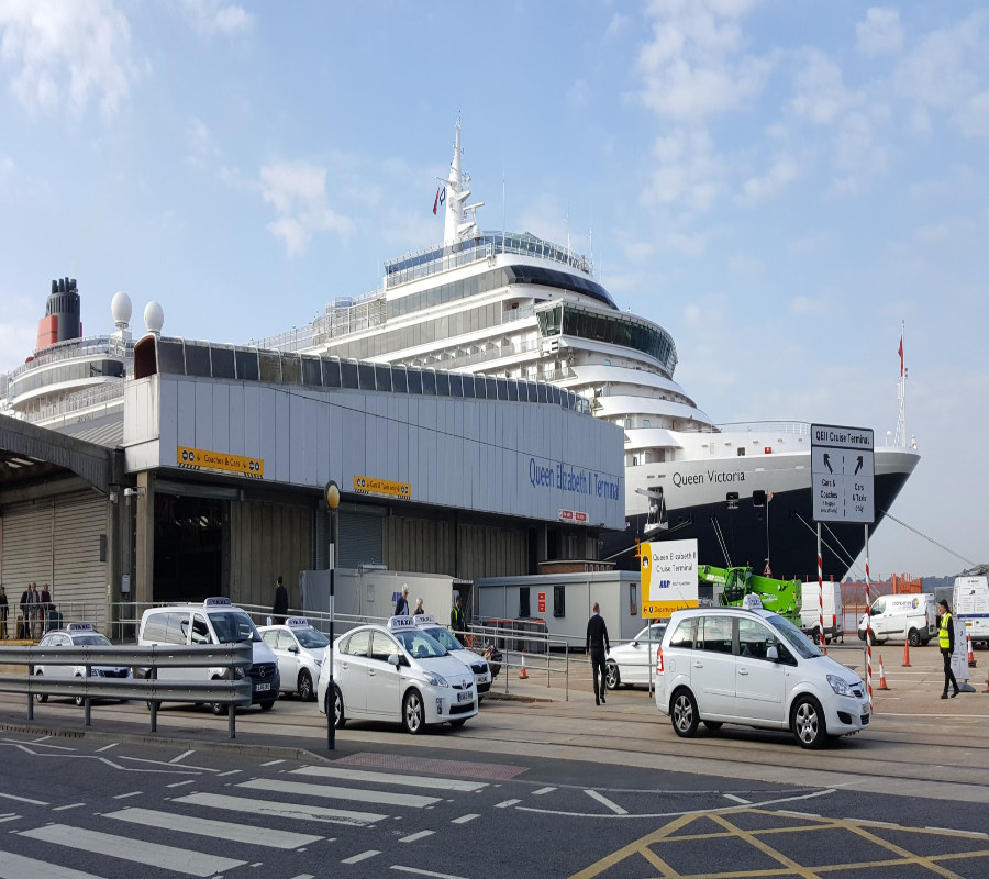 Southampton Port To Gatwick Airport taxi Transfers