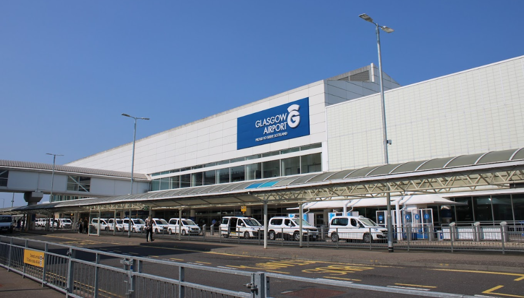 is it easy to get a taxi at Glasgow Airport